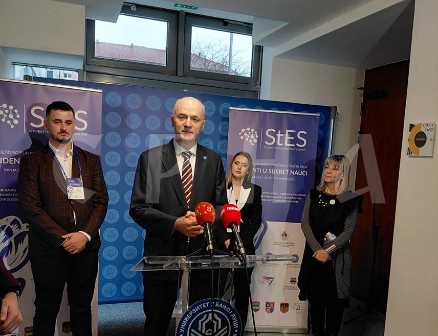 БАЊАЛУКА, 27. НОВЕМБРА /СРНА/ - У Бањалуци је данас отворен 18. Мултидисциплинарни научно-стручни скуп са међународним учешћем "Студенти у сусрет науци", за који је пријављено 108 аутора са 81 радом.