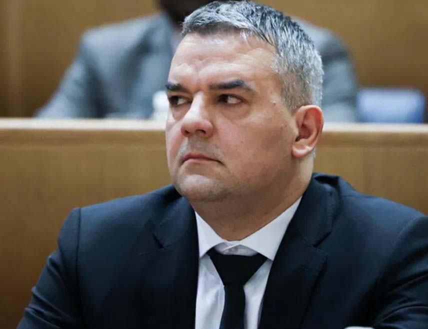 САРАЈЕВО, 27. НОВЕМБРА /СРНА/ - Министар правде у Савјету министара Давор Буноза рекао је данас да ово министарство није надлежно за поступање по доношењу ентитетских прописа.