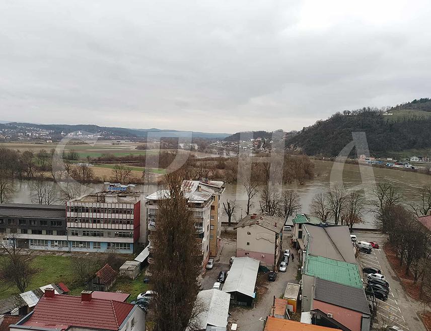 НОВИ ГРАД, 28. НОВЕМБРА /СРНА/ - Водостај ријека Уне и Сане у Новом Граду је у опадању, потврђено је Срни у локалном Центру за обавјештавање.