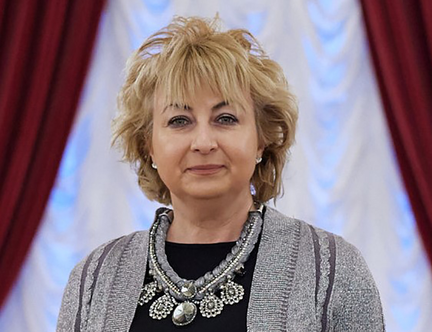 БУДИМПЕШТА, 28. НОВЕМБРА /СРНА/ - Посјета високе делегације Републике Српске Будимпешти и додјела почасног доктората Универзитета у Бањалуци министру иностраних послова и трговине Мађарске Петру Сијарту потврда су успјешне сарадње двије земље и најава њеног даљег јачања, рекла је Срни амбасадор БиХ у Мађарској Биљана Гутић Бјелица.