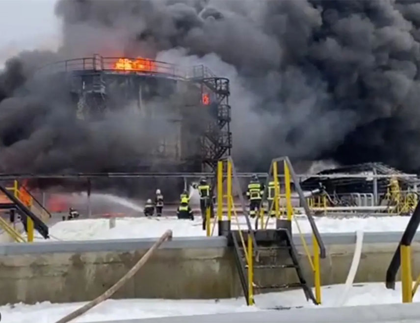 МОСКВА, 29. НОВЕМБРА /СРНА-Ројтерс/ - У рафинерији Афипски, на југу Русије, угашен је пожар који је избио када је постројење нападнуто дроном, саопштиле су власти.