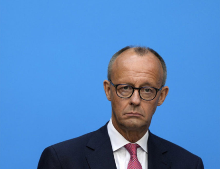 БЕРЛИН, 29. НОВЕМБРА /СРНА/ - Њемачки канцелар Фридрих Мерц позвао је Европску комисију да преиспита политику потпуне забране мотора са унутрашњим сагоријевањем.