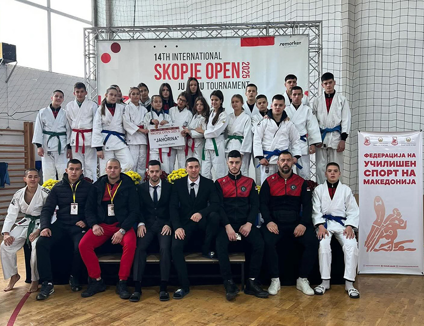 ПАЛЕ, 30. НОВЕМБРА /СРНА/ - Џију-џицу клуб "Јахорина" са Пала освојио је 56 медаља на међународном турниру у Скопљу.