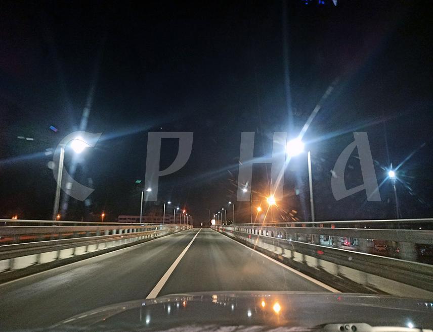 ЗВОРНИК, 2. ДЕЦЕМБРА /СРНА/ - Мост преко Дрине на граничном прелазу Каракај, који спаја БиХ и Републику Српску са Србијом, данас је отворен за теретни саобраћај, док је мост у Шепку затворен због реконструкције.