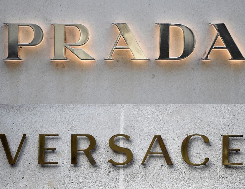 МИЛАНО, 2. ДЕЦЕМБРА /СРНА/ - Италијанска "Прада" саопштила је да је склопила договор о куповини миланског модног ривала "Версаћеа" за 1,375 милијарди долара.