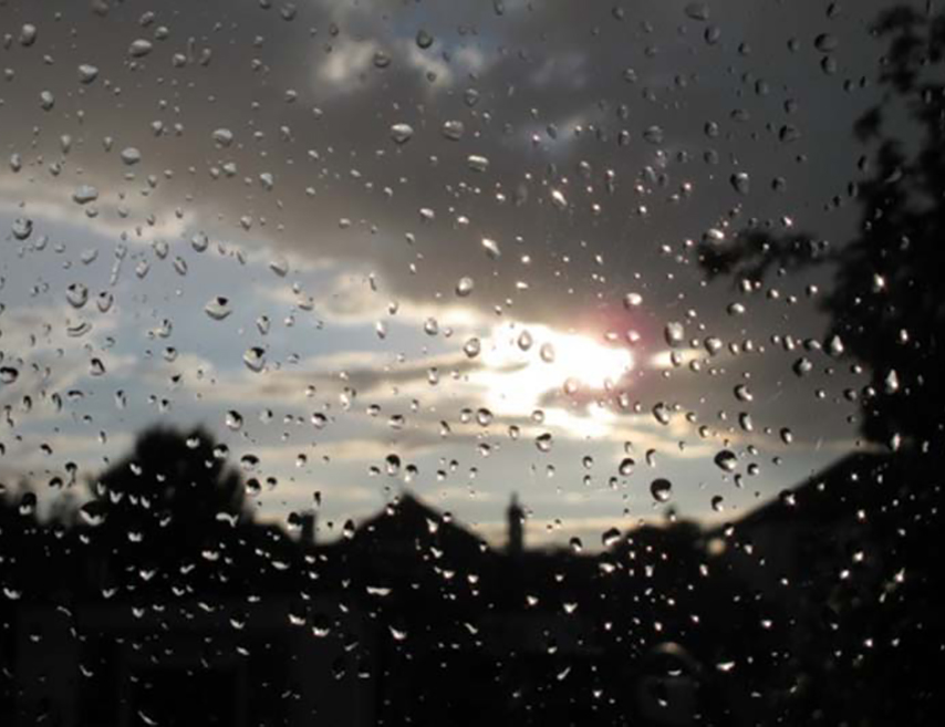 БАЊАЛУКА, 4. ДЕЦЕМБРА /СРНА/ - У Републици Српској и Федерацији БиХ данас ће бити облачно вријеме са кишом, а на планинама са снијегом.