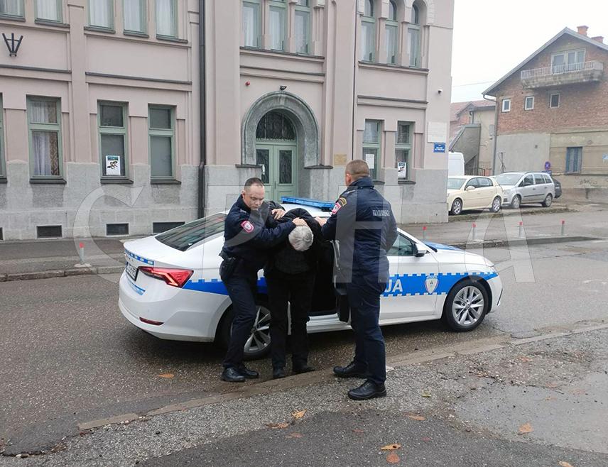 БИЈЕЉИНА, 4. ДЕЦЕМБРА /СРНА/ - Бањалучанин чији су иницијали М.С, осумњичен за сексуално искориштавања дјетета, предат је у надлежност Окружног јавног тужилаштва у Бијељини.