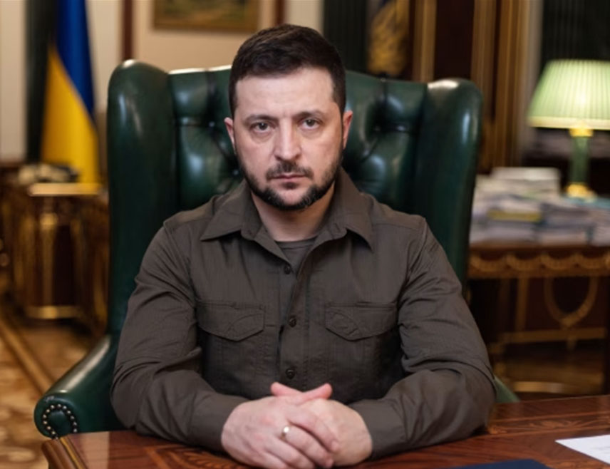 САНКТ ПЕТЕРБУРГ, 4. ДЕЦЕМБРА /СРНА/ - Предсједник Украјине Владимир Зеленски наставља да жртвује све украјинске држављане и не штеди ни жене ни дјецу како би задржао власт, рекла је портпарол руског Министарства спољних послова Марија Захарова.