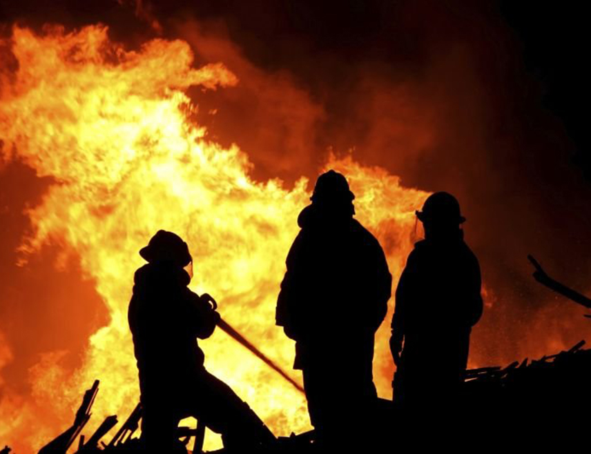 БИЈЕЉИНА, 5. ДЕЦЕМБРА /СРНА/ - Мушкарац из Лопара чији су иницијали Ц.К. /78/ смртно је страдао у пожару који је избио у помоћном објекту на подручју те општине, саопштено је данас из Полицисјке управе Бијељина.