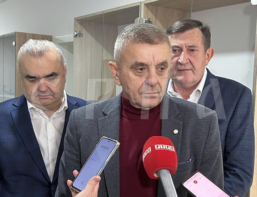 БИЈЕЉИНА, 5. ДЕЦЕМБРА /СРНА/ - Директор компаније ПАСС из Бијељине Радо Малетић рекао је да је Влада Републике Српске обећала да ће помоћи изградњу новог производног објекта ове фирме за чију градњу треба да добију дозволе од Градске управе.