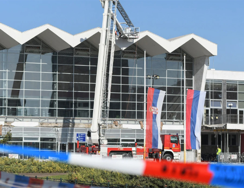 БЕОГРАД, 5. ДЕЦЕМБРА /СРНА/ - Министарство правде Србије поднијело је молбу Хрватској за изручење Горана Росића, који једини није саслушан у предмету у вези са падом надстрешнице Жељезничке станице у Новом Саду.