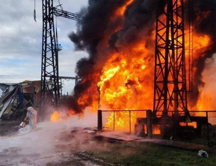 МОСКВА, 6. ДЕЦЕМБРА /СРНА/ - Руске оружане снаге извршиле су ноћне ударе на украјинске војне и енергетске објекте и луке, укључујући и употребу хиперсоничних ракета "кинжал", саопштило је руско Министарство одбране.