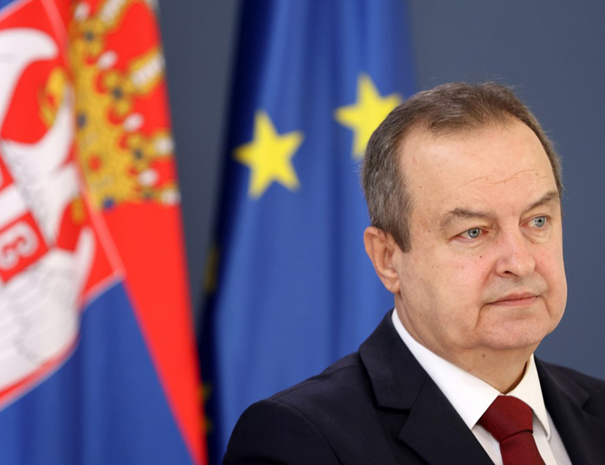 БЕОГРАД, 6. ДЕЦЕМБРА /СРНА/ - Потпредсједник Владе Србије Ивица Дачић најоштрије је осудио увредљиву карикатуру Његове светости патријарха српског Порфирија на насловној страни "Хрватског тједника" за коју је рекао да је недопустива и да представља свјесно поигравање са симболима српског страдања током НДХ.