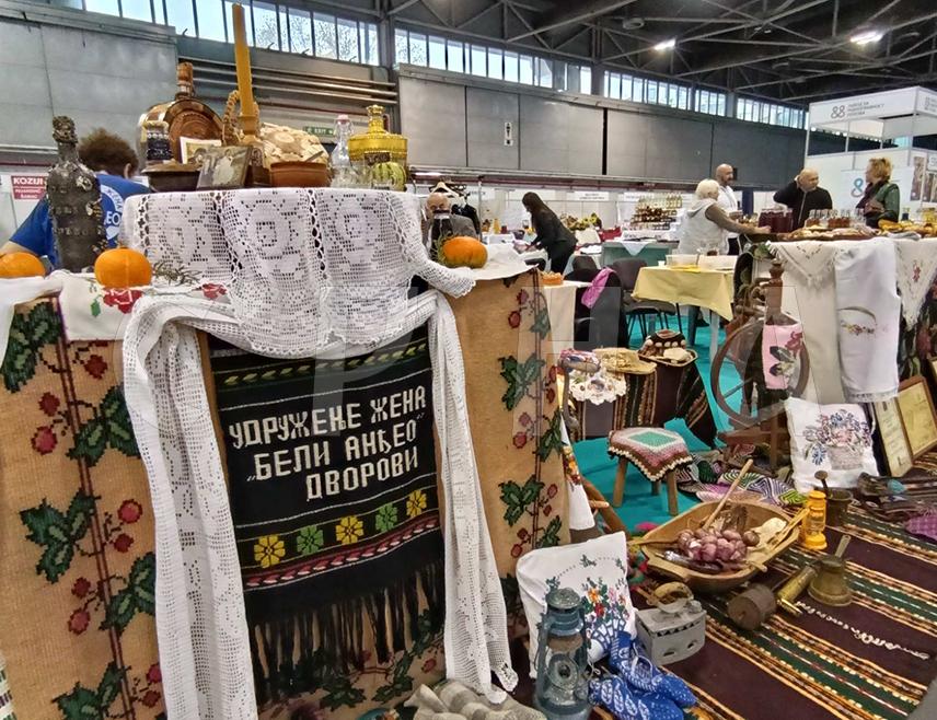 БЕОГРАД, 7. ДЕЦЕМБРА /СРНА/ - На Новосадском сајму почео је први Сајам женског предузетништва Војводине и Републике Српске, чији је циљ умрежавања, оснаживања и афирмације жена у бизнису.