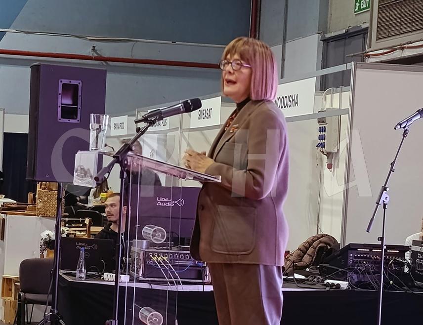 БЕОГРАД, 7. ДЕЦЕМБРА /СРНА/ - Предсједник Покрајинске владе Маја Гојковић рекла је приликом отварања првог Сајма женског предузетништва Србије и Републике Српске у Новом Саду да је ово велики искорак и доказ се више о женама у привреди не прича спорадично.