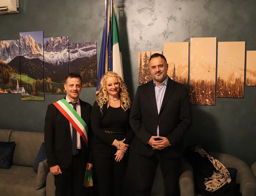 БАЊАЛУКА, 7. ДЕЦЕМБРА /СРНА/ - Ротари клуб Пинероло из Италије стипендираће троје студената из Дервенте, истакнуто је на церемонији додјеле стипендија на Институту "Артуро Превер" којој је присуствовао градоначелник Дервенте Игор Жунић.