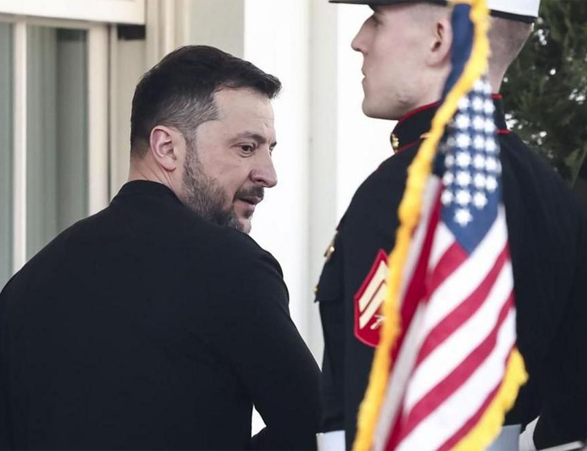 КИЈЕВ, 7. ДЕЦЕМБРА /СРНА/ - Сједињене Државе могле би да свргну Владимира Зеленског са власти ако омета напоре Вашингтона да оконча сукоб у Украјини, тврди бивши украјински премијер Николај Азаров.