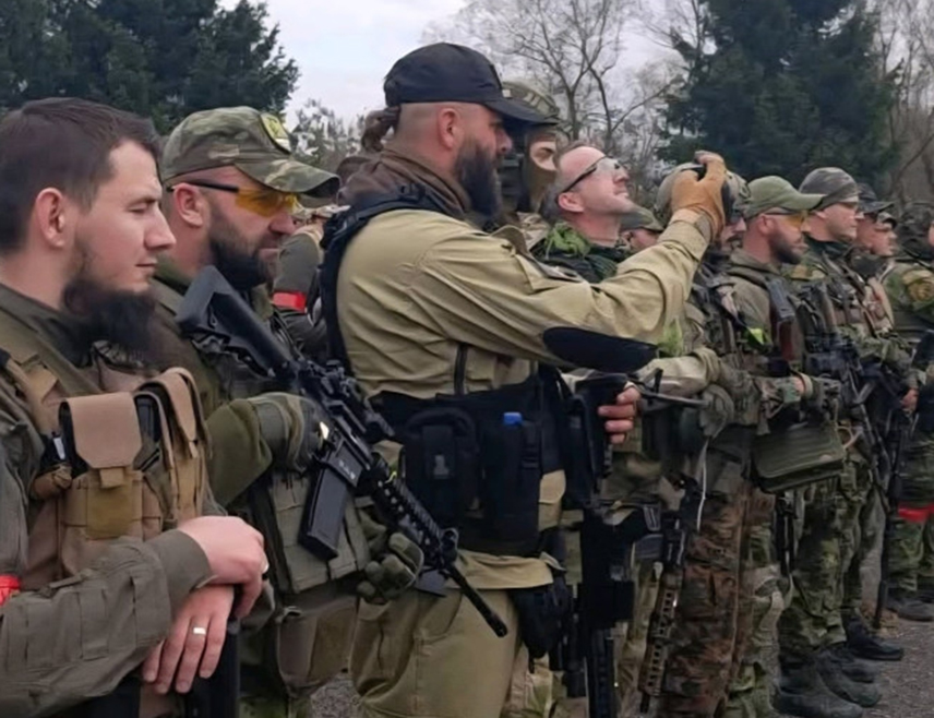 БАЊАЛУКА, 8. ДЕЦЕМБРА /СРНА/ - У дијеловима БиХ под контролом бошњачких структура и параобавјештајног апарата СДА развијен је систем и оформљен велики број организација заснованих на идеологији "Муслиманског братства", које представља копију "Патриотске лиге" и "Зелених беретки", пише "Глас Српске", позивајући се на изворе блиске обавјештајним круговима.