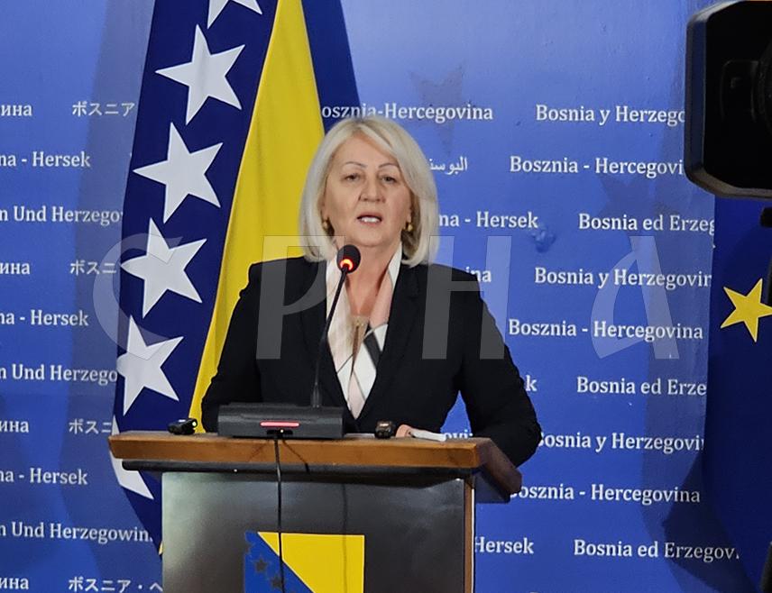 САРАЈЕВО, 8. ДЕЦЕМБРА /СРНА/ - Предсједавајућа Савјета министара Борјана Кришто рекла је да ће нови гранични прелаз Градишка бити отворен као привремени, а институције ће учинити све да профункционише у пуном капацитету.