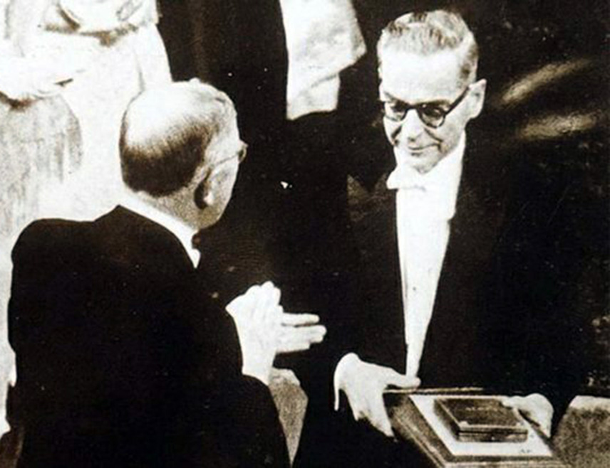 БИЈЕЉИНА, 9. ДЕЦЕМБРА /СРНА/ - Српском књижевнику Иви Андрићу 10. децембра 1961. године уручена је Нобелова награда за књижевност, коју је примио на свечаности у Стокхолму пред 700 званица и шведском краљевском породицом у дворани Концертне палате Шведске академије.