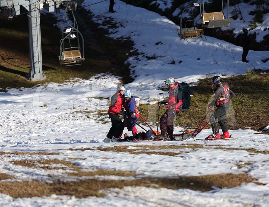 ЈАХОРИНА,9. ДЕЦЕМБРА /СРНА/ - На Јахорини је данас изведена показна вјежба спасавања која је обухватила евакуацију скијаша и туриста са двосједа с циљем провјере оспособљености учесника и средстава за рад у кризним ситуацијама.