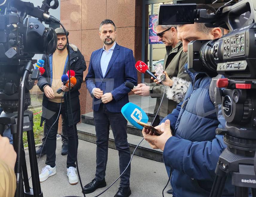 БАЊАЛУКА, 10. ДЕЦЕМБРА /СРНА/ - Министар финасија и трезора у Савјету министара Срђан Амиџић изјавио је да је неусвајање измјена и допуна Правилника о унутрашњој организацији Управе за индиректно опорезивање /УИО/ БиХ, чиме је онемогућен почетак рада на новоизграђеном граничном прелазу Градишка, само још један у низу показатеља да БиХ није одржива.