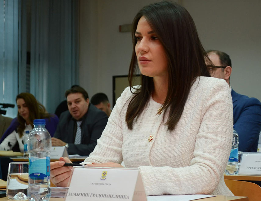 ДОБОЈ, 10. ДЕЦЕМБРА /СРНА/ - У Добоју је у другом тромјесечју ове године продато 212 нових станова, што је показатељ да је ова локална заједница атрактивна за живот, изјавила је замјеник градоначелника Дијана Каленић.