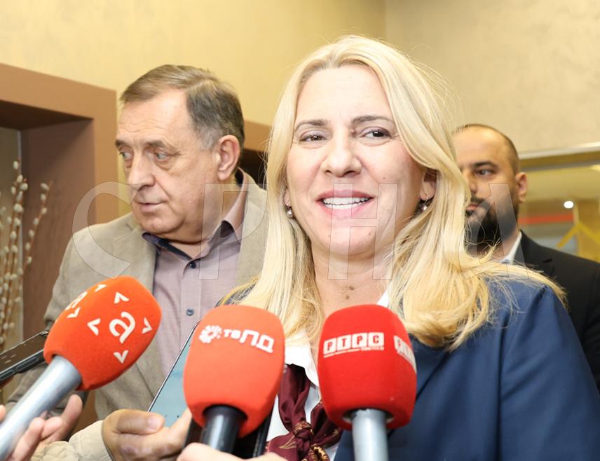 ПРИЈЕДОР, 10. ДЕЦЕМБРА /СРНА/ - Потпредсједник СНСД-а Жељка Цвијановић изјавила је да на општим изборима идуће године треба показати снагу СНСД-а и указати да је опредјељење да се све локалне заједнице равномјерно развијају, уз још бољи ангажман републичког нивоа.