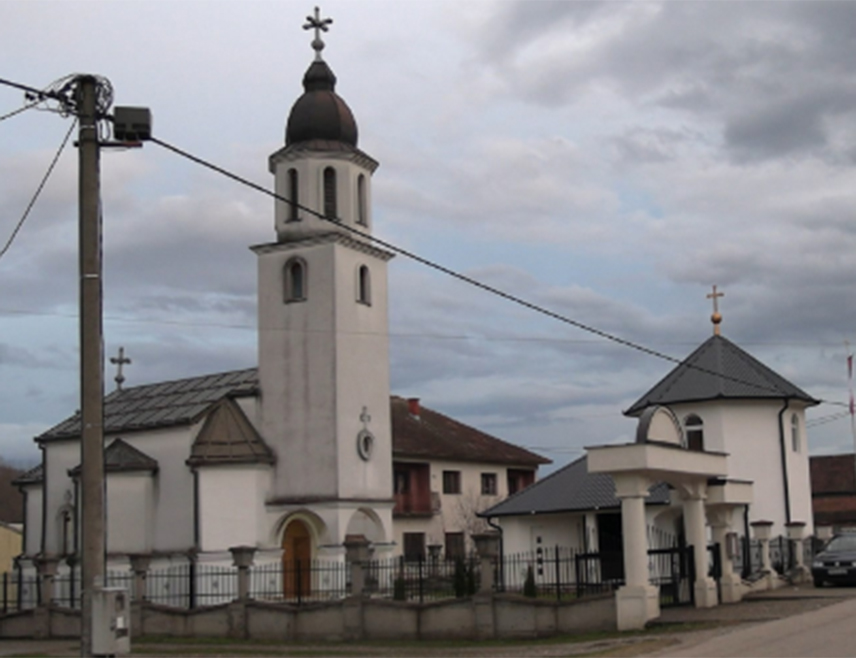 БРАТУНАЦ, 14. ДЕЦЕМБРА /СРНА/ - У порти Цркве Светог пророка Илије у Бјеловцу код Братунца данас ће бити служен парастос за 109 настрадалих Срба из Бјеловца и сусједних српских заселака Сикирић и Лозничка ријека, од којих је 68 убијено на данашњим дан 1992. године.