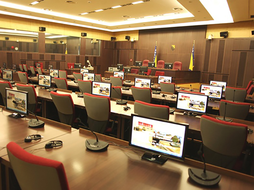 САРАЈЕВО, 12. ДЕЦЕМБРА /СРНА/ - Суд БиХ уважио је тужбени захтјев Славка Перића и досудио му 9.425 марака за накнаду материјалне штете, након што је правоснажно ослобођен оптужби за злочине на подручју Зворника у љето 1992. године.