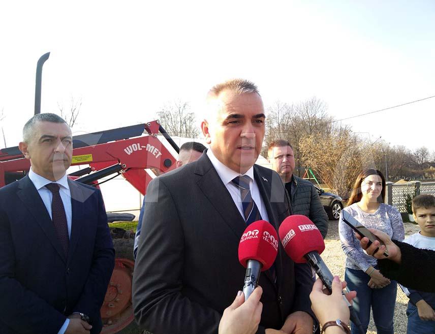 ОБУДОВАЦ, 12. ДЕЦЕМБРА /СРНА/ - Предсједник Владе Републике Српске Саво Минић изјавио је данас у Обудовцу да ће у наредној години за повећање степена финализације у пољопривредној производњи ресорно министарство издвојити додатних милион и по КМ.