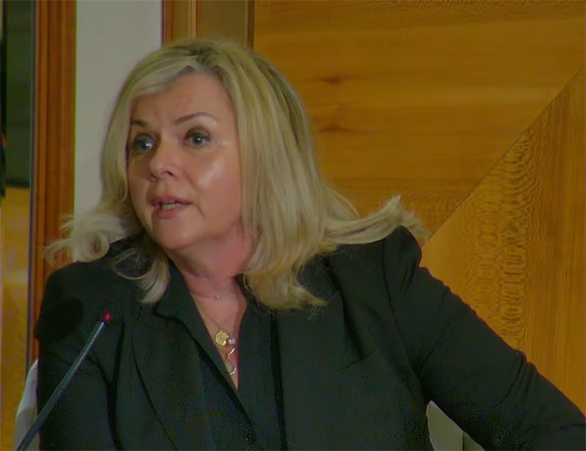 ZAGREB, DECEMBER 12 /SRNA/ - Member of the European Parliament Željana Zovko stated today in Zagreb that federalism is the only solution that could pull BiH out of the crisis and guide the country toward the European path.