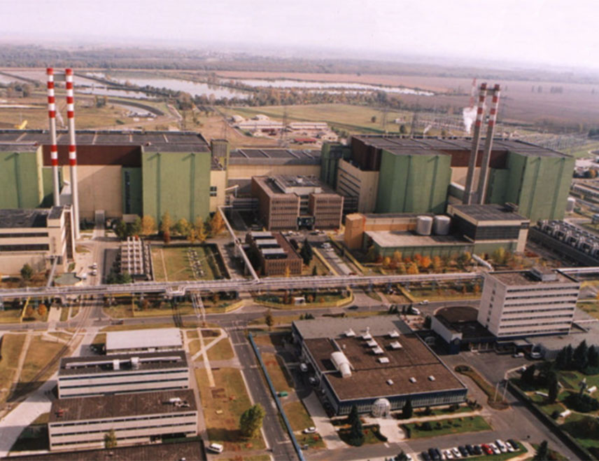 БУДИМПЕШTА, 13. ДЕЦЕМБРА /СРНА/ - Доградња Нуклеарне електране "Пакш два" напредује брже него што је планирано, изјавио је данас мађарски министар спољних послова и трговине Петер Сијарто.