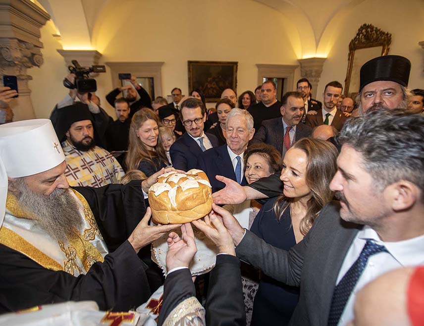 БЕОГРАД, 13. ДЕЦЕМБРА /СРНА/ - Српска краљевска породица прославила је данас крсну славу Карађорђевића - Светог Андреја Првозваног, а Литургију је тим поводом у Краљевској капели служио Његова светост патријарх српски Порфирије.