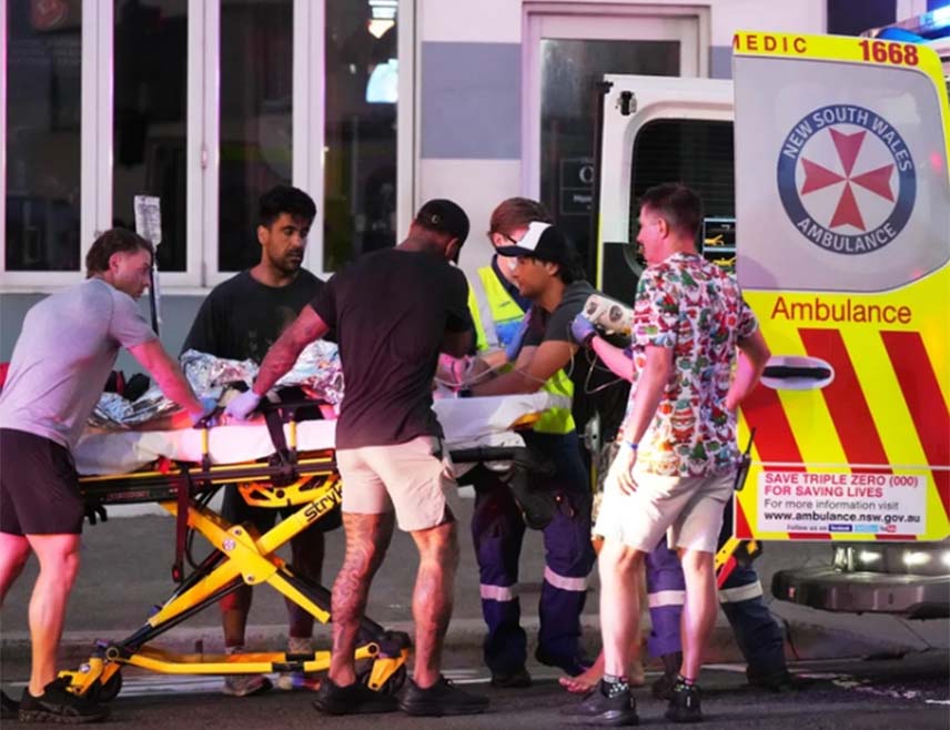 СИДНЕЈ, 14. ДЕЦЕМБРА /СРНА/ - Број жртава у пуцњави на плажи Бондај у аустралијском граду Сиднеју порастао је на 12, рекао је премијер Новог Јужног Велса Крис Минс.