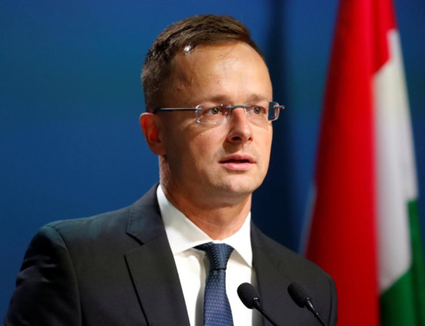 БУДИМПЕШТА, 15. ДЕЦЕМБРА /СРНА/ - Лидери ЕУ поново покушавају да ометају мировне преговоре чији је циљ завршетак рата у Украјини и намјеравају да увуку Европу у рат са Русијом, изјавио је мађарски министар спољних послова и трговине Петер Сијарто.