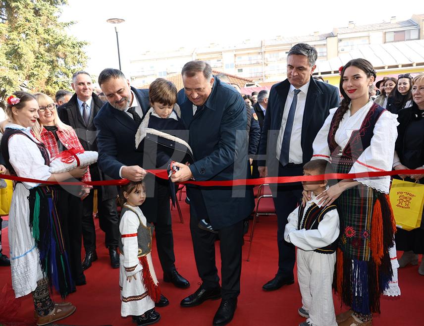 ДЕРВЕНТА, 15. ДЕЦЕМБРА /СРНА/ - У Дервенти је данас отворен дограђени дио вртића "Трол" за шта је обезбијеђено 1,3 милиона КМ.