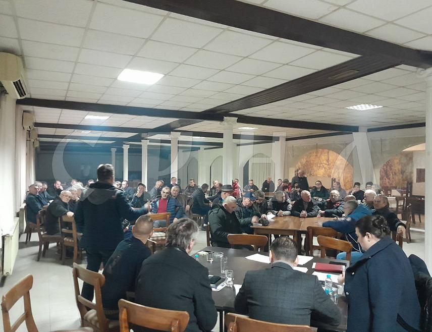 ШАМАЦ, 15. ДЕЦЕМБРА /СРНА/ - За наставак изградње водоводне мреже у Шамцу биће уложено 360.000 КМ, рекао је Срни начелник општине Ђорђе Милићевић.