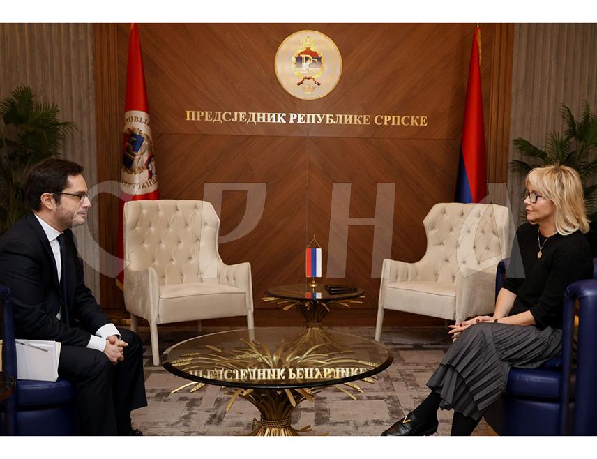 BANJA LUKA, DECEMBER 16 /SRNA/ – Acting President of the Republika Srpska Ana Trišić-Babić and French Ambassador to BiH François Delmas met today in Banja Luka to discuss political processes in Republika Srpska and BiH.