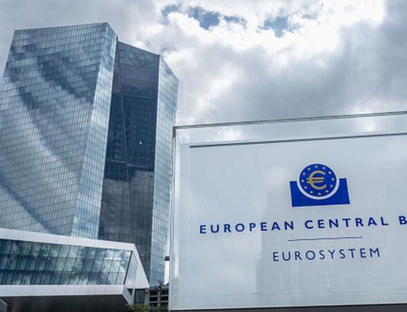 БЕРЛИН, 18. ДЕЦЕМБРА /СРНА/ - Европска централна банка /ЕЦБ/ неће гарантовати механизам зајма за Украјину ако то доведе до кршења закона ЕУ, рекла је предсједник ЕЦБ-а Кристин Лагард.