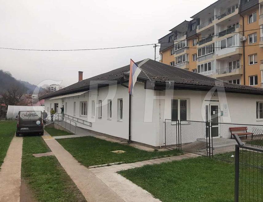 ФОЧА, 20. ДЕЦЕМБРА /СРНА/ - Фочанско Удружење "Трачак наде" већ 15 година је снажна подршка породицама особа са тешкоћама у развоју не само из Фоче, већ и шире регије и Босанско-подрињског кантона у ФБиХ, а оснивањем центра за специјалистичке услуге у овом граду дјеца ће имати прилику да на једном мјесту раде са стручним кадром.