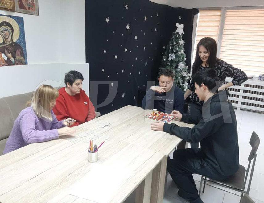 ФОЧА, 20. ДЕЦЕМБРА /СРНА/ - Оснивање центра за специјалистичке социјалне услуге за дјецу и омладину са сметњама у развоју у Фочи имаће вишеструк значај за те особе и њихове породице, а служиће и као наставна база Медицинског факултета, рекао је члан скупштинског Одбора за здравство и социјалну политику Ненад Лаловић.