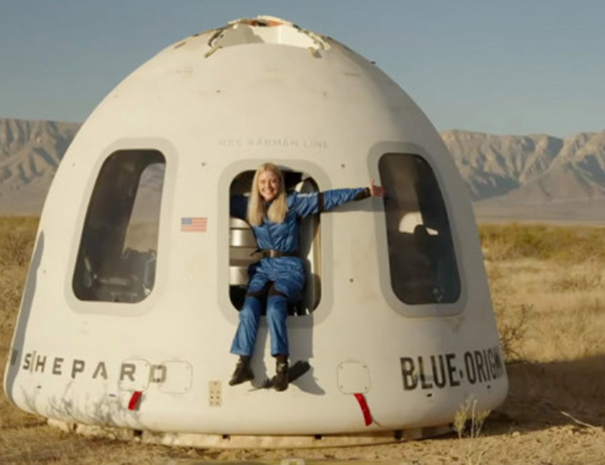 БЕРЛИН, 20. ДЕЦЕМБРА /СРНА/ - Њемица Михаела Бентхаус данас је постала прва особа са инвалидитетом која је отпутовала у свемир у ракети компаније "Блу ориџин" милијардера Џефа Безоса.