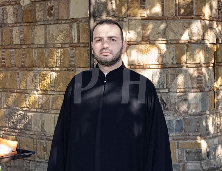 ДОБОЈ, 22. ДЕЦЕМБРА /СРНА/ - Здрава хришћанска породица је све више на удару западних вриједносносг система, али упркос томе дјеца његују традицију истинских породичних вриједности у чему вјеронаука игра велику улогу јер их учи да је поштовање родитеља Божија заповијест, изјавио је Срни ђакон Владо Мојевић.