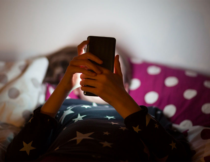 ЦИРИХ, 21. ДЕЦЕМБРА /СРНА-Ројтерс/ - Швајцарска мора учинити више да заштити дjецу од ризика које представљају друштвене мреже, изјавила је министар унутрашњих послова Елизабет Бауме Шнајдер.