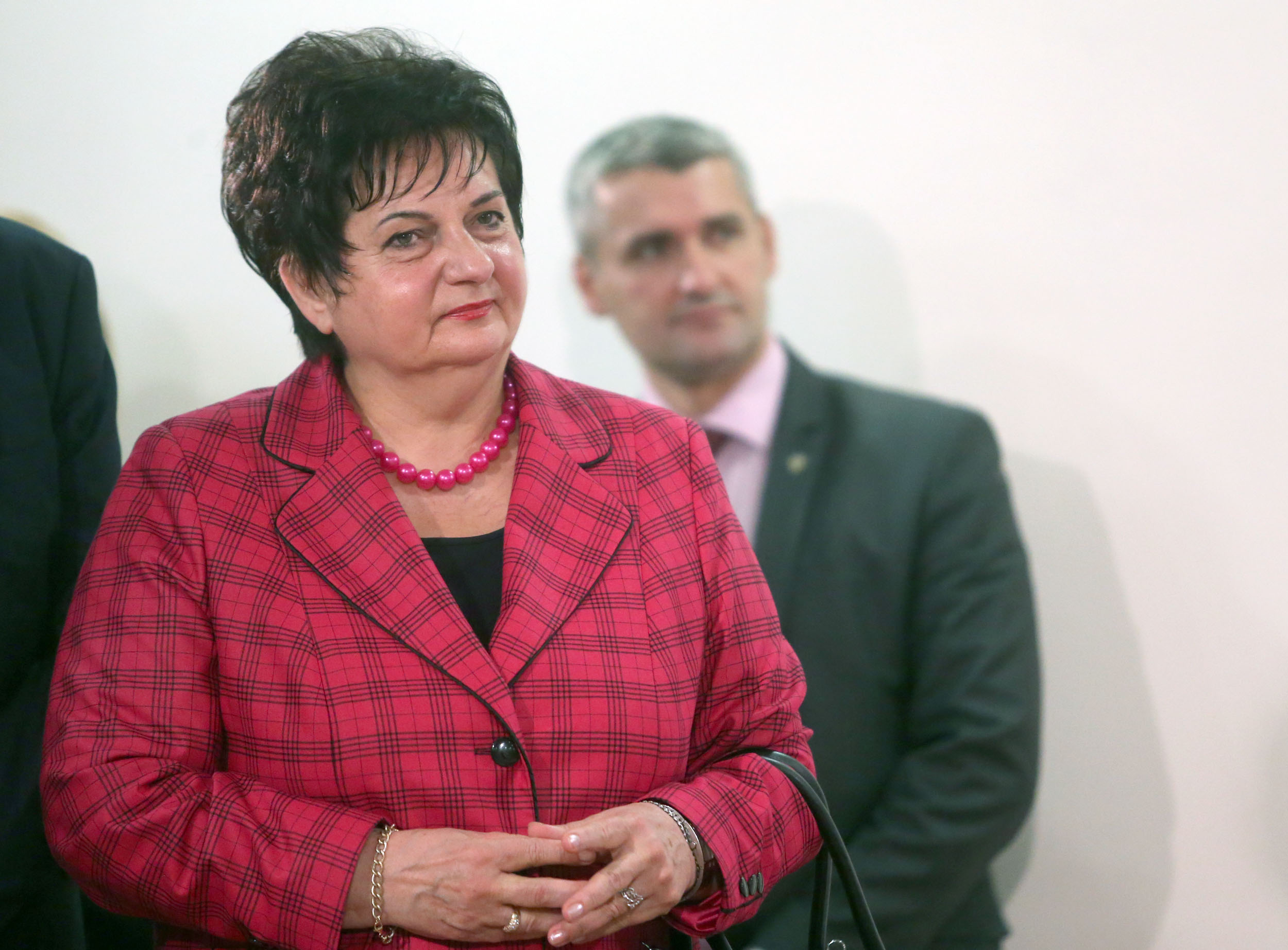 ИСТОЧНО САРАЈЕВО, 24. ДЕЦЕМБРА /СРНА/ - Сенатор Републике Српске Душанка Мајкић рекла је Срни да ће имена чланова Централне изборне комисије БиХ /ЦИК/ Вање Бјелица Прутине и Јована Калабе срамним словима бити уписана у историју српског народа.