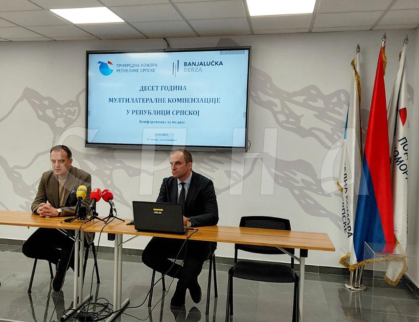 БАЊАЛУКА, 25. ДЕЦЕМБРА /СРНА/ - Мултилатерална компензација, која је у Републици Српској почела прије 10 година, успјешан је пројекат и јединствен у региону што доказује и податак да је у том периоду компензовано 1,55 милијарди КМ обавеза, речено је на презентацији резултата пројекта у Привредној комори Српске у Бањалуци.