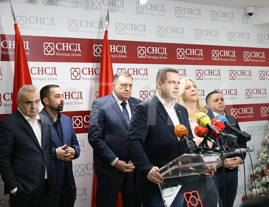 BANJA LUKA, DECEMBER 25 /SRNA/ - The intention of the Central Election Commission /CEC/ of BiH is to nullify the victory of SNSD presidential candidate Siniša Karan by annulling the election result at 136 polling stations, but in case of repeat elections, the vote difference in his favour will be even greater, stated SNSD spokesperson Radovan Kovačević.