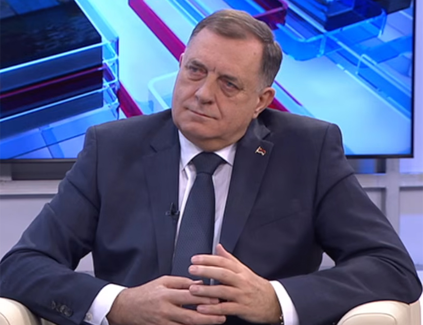 БАЊАЛУКА, 25. ДЕЦЕМБРА /СРНА/ - Лидер СНСД-а Милорад Додик најавио да ће крајем јануара посјетити Израел гдје ће се срести са важним људима, након чега иде у Будимпешту гдје ће наставити разговоре са мађарским званичницима.