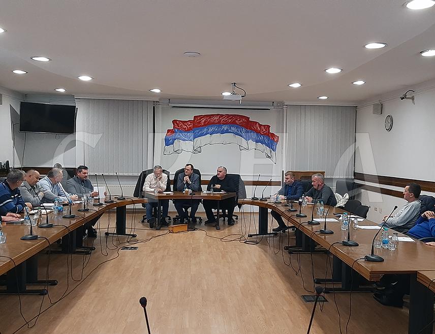 ПРЊАВОР, 25. ДЕЦЕМБРА /СРНА/ - Предсједник Борачке организације Републике Српске /БОРС/ Радан Остојић изјавио је данас у Прњавору да су приоритети ове организације у идућој години очување Српске, њених институција и надлежности, као и обезбјеђивање бољег статусно-материјалног положаја борачких категорија.